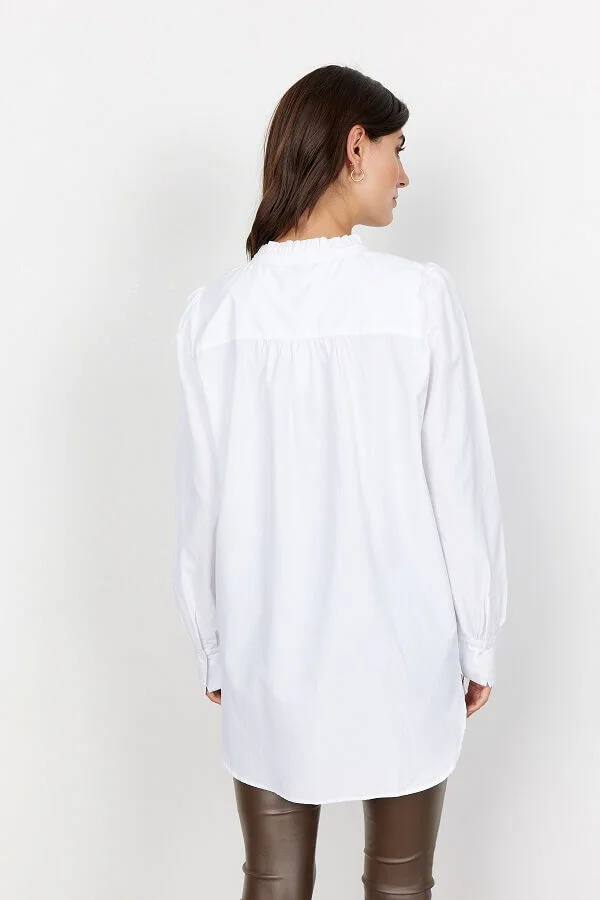 psykologi lobby Start Soya lang skjorte med flæse SC-Netti-36 - Hvid - Butik Charlotte