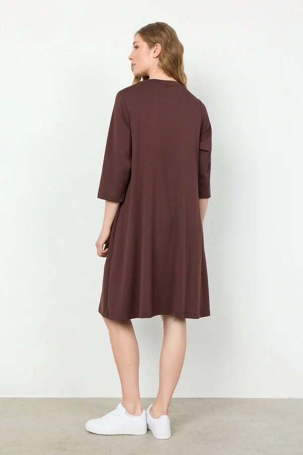 Brun kjole med vidde Butik - Shop tøj & accessories online